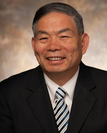 Photograph of Ui-Hak Chong